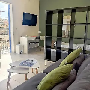 Ninety Eight Boutique Living Affittacamere
